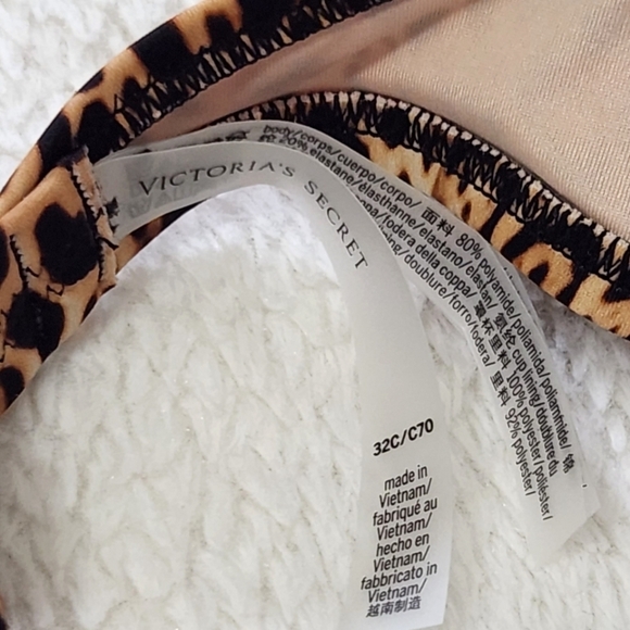 New!Victoria's Secret Bikini  Swim Top - Picture 5 of 7